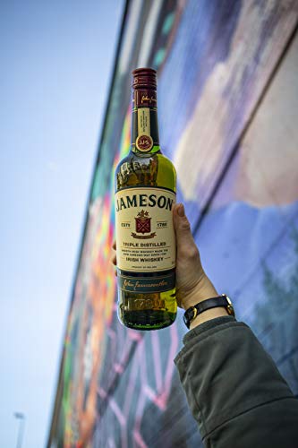 jameson-irish-whiskey-blended-irish-whiskey-aus-feinen-dreifach-destillierten-pot-still-und-grain-whiskeys-milder-und-zeitloser-whiskey-aus-irland-1-x-1-l-4