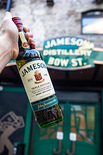 jameson-irish-whiskey-blended-irish-whiskey-aus-feinen-dreifach-destillierten-pot-still-und-grain-whiskeys-milder-und-zeitloser-whiskey-aus-irland-1-x-1-l-7